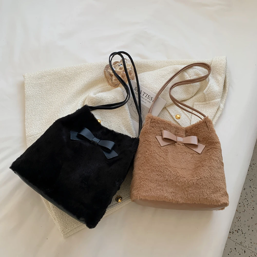 Women Shoulder Bags Vintage Female Plush Fur PU Shoulder Bags with Bow Women Leisure Winter Plush Fashionable Handbags
Women Shoulder Bags Vintage Female Plush Fur PU Shoulder Bags with Bow Women Leisure Winter Plush Fashionable Handbags