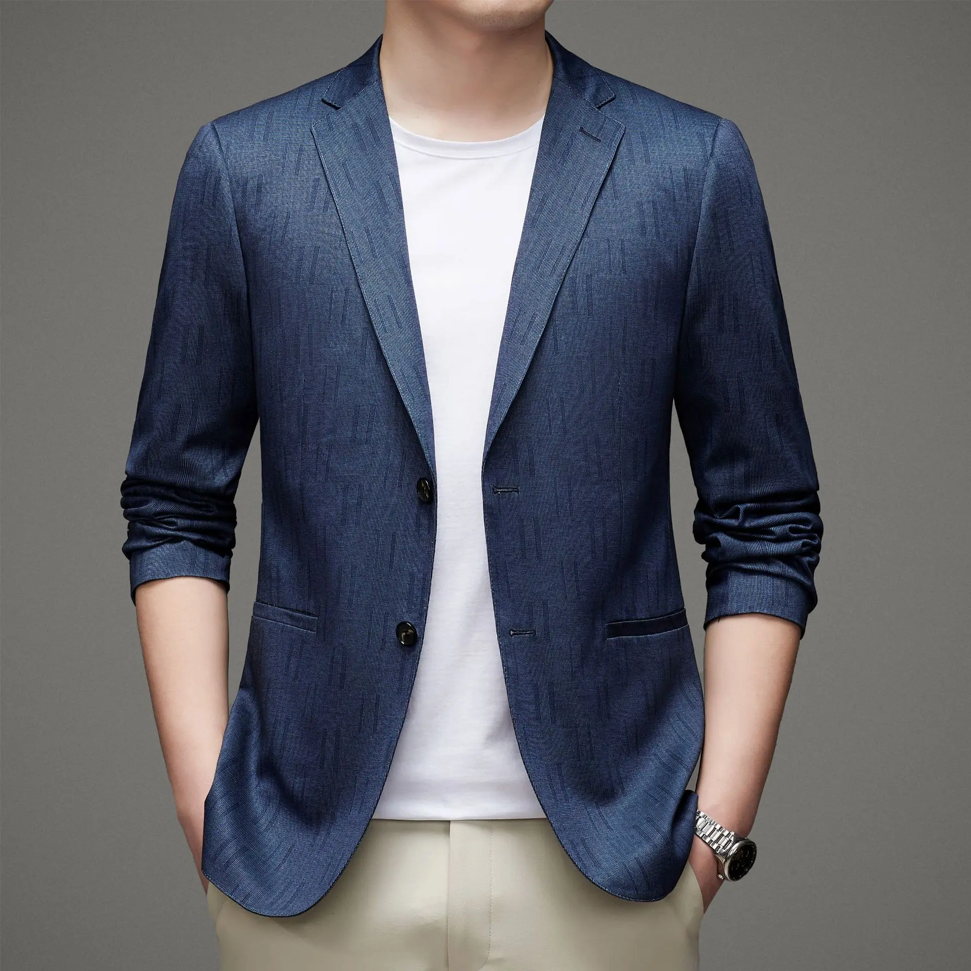 Новинка 2022, мужской простой маленький Блейзер HOO в Вертикальную Полоску, Молодежный деловой приталенный Блейзер с двойной пряжкой для отдых...
Новинка 2022, мужской простой маленький Блейзер HOO в Вертикальную Полоску, Молодежный деловой приталенный Блейзер с двойной пряжкой для отдых...