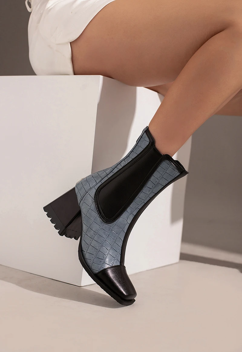 Conical Thick Heel Flat Square Toe New Chelsea Boots Stone Pattern Striped Color Matching Plush Inner Zipper Women's Shoes 
Conical Thick Heel Flat Square Toe New Chelsea Boots Stone Pattern Striped Color Matching Plush Inner Zipper Women's Shoes
