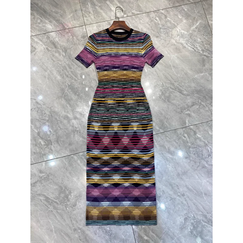 2023 Spring and Summer New Collision Color Striped Design Round Neck Short-sleeved Senior Ice Silk Knit Sensible Elegant Skirts
2023 Spring and Summer New Collision Color Striped Design Round Neck Short-sleeved Senior Ice Silk Knit Sensible Elegant Skirts