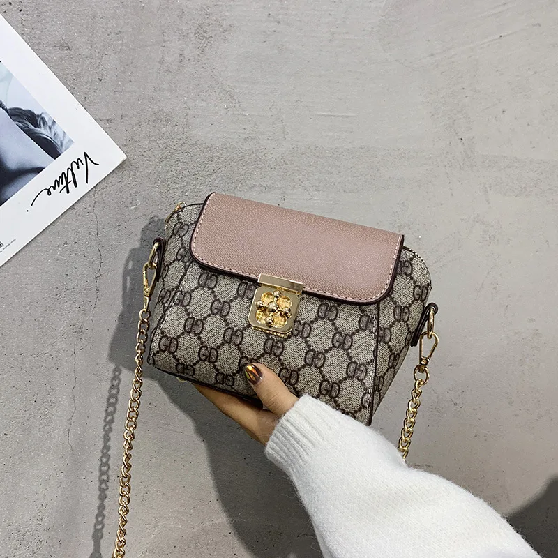 Женская зимняя высококачественная сумка-мессенджер, модная сумка на цепочке, однотонная ретро мини-сумка, модная универсальная сумка через...
Женская зимняя высококачественная сумка-мессенджер, модная сумка на цепочке, однотонная ретро мини-сумка, модная универсальная сумка через...