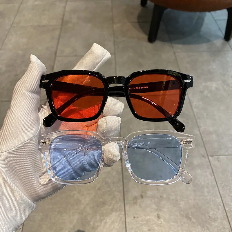 fashion Lady's sunglasses for men designer new pattern Versatile Retro party UV400 Luxury brand wholesale
fashion Lady's sunglasses for men designer new pattern Versatile Retro party UV400 Luxury brand wholesale