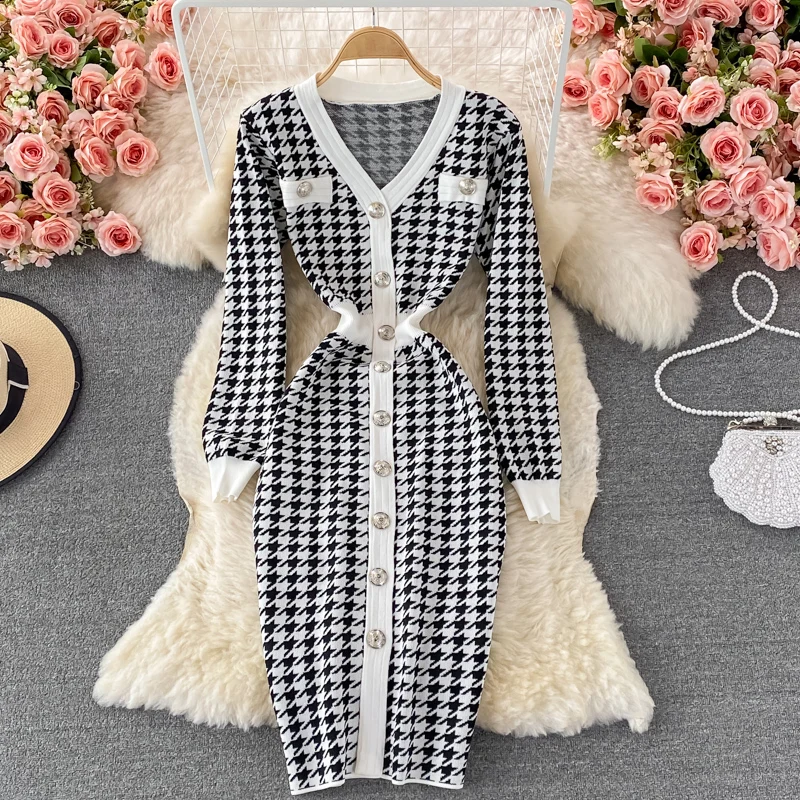 Autumn Temperament V-neck Elegant Dress Office Lady Single-breasted Houndstooth Knitted Stretch Dresses Korean Women Clothing
Autumn Temperament V-neck Elegant Dress Office Lady Single-breasted Houndstooth Knitted Stretch Dresses Korean Women Clothing