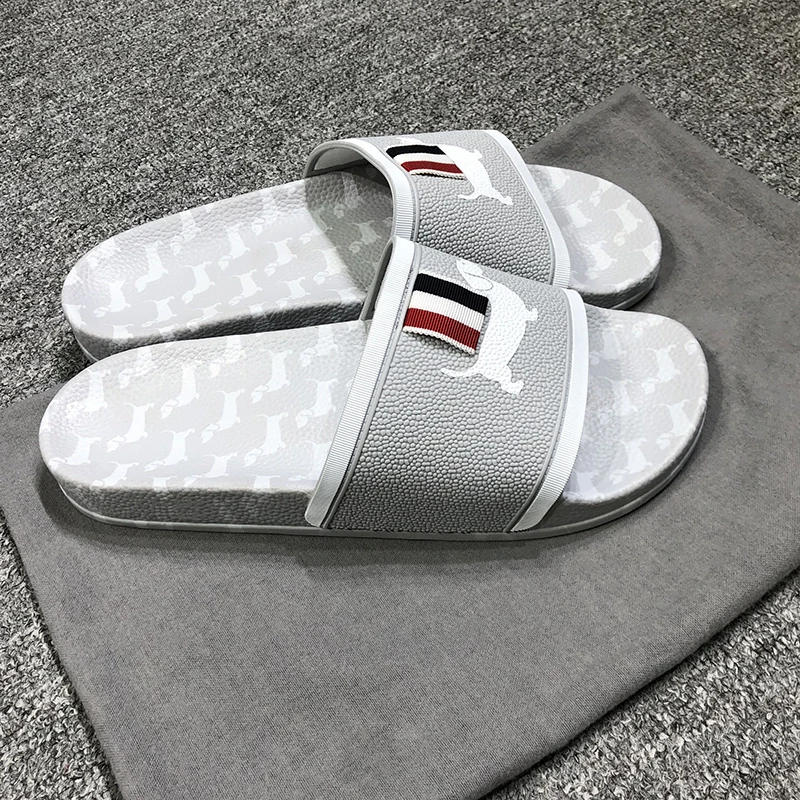 2023 TB Summer Slippers New Arrival Puppy Printed Stripes Men Shoes Flip Flops Beach Anti-slip Outdoor Causal Women Sandals
2023 TB Summer Slippers New Arrival Puppy Printed Stripes Men Shoes Flip Flops Beach Anti-slip Outdoor Causal Women Sandals