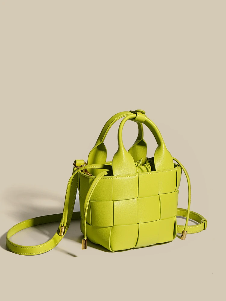 High class woven handbag 2022 new fashion leather women's bag messenger shoulder bag women bag tote bags for women designer bags
High class woven handbag 2022 new fashion leather women's bag messenger shoulder bag women bag tote bags for women designer bags