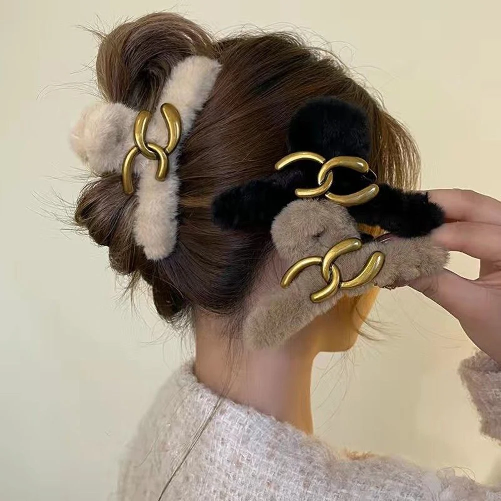 Letter Hair Claws Hollow Hair Clip Women Crab Hair Clip Winter Hair Claw Geometric Hairpin Makeup Bath Hair Accessories
Letter Hair Claws Hollow Hair Clip Women Crab Hair Clip Winter Hair Claw Geometric Hairpin Makeup Bath Hair Accessories
