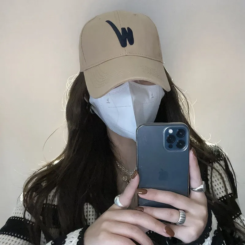 New Summer Fashion Baseball Cap Tide Brand Letter Soft Top Peaked Caps Spring and Autumn Temperament Wild Face Small Sun Hat
New Summer Fashion Baseball Cap Tide Brand Letter Soft Top Peaked Caps Spring and Autumn Temperament Wild Face Small Sun Hat