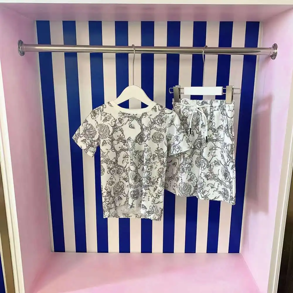 High-end custom 2022 spring and summer new boy classic European and American style casual simple suit
High-end custom 2022 spring and summer new boy classic European and American style casual simple suit