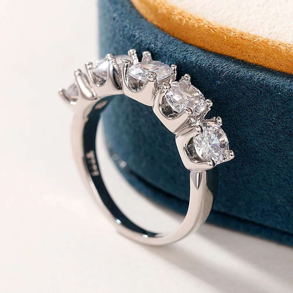 Huitan Fashion Crystal Cubic Zirconia Rings for Female AAA White CZ Office Lady's Finger Accessory Simple Stylish Women Jewelry
Huitan Fashion Crystal Cubic Zirconia Rings for Female AAA White CZ Office Lady's Finger Accessory Simple Stylish Women Jewelry