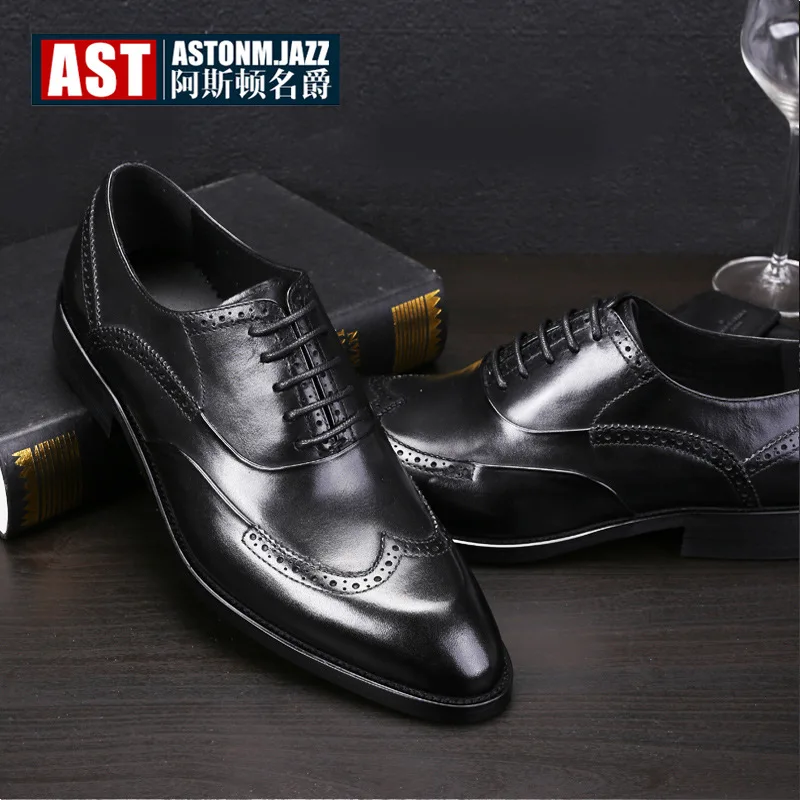 2022 spring and autumn new brogue carved men's shoes British style round head business large size formal leather shoes men
2022 spring and autumn new brogue carved men's shoes British style round head business large size formal leather shoes men