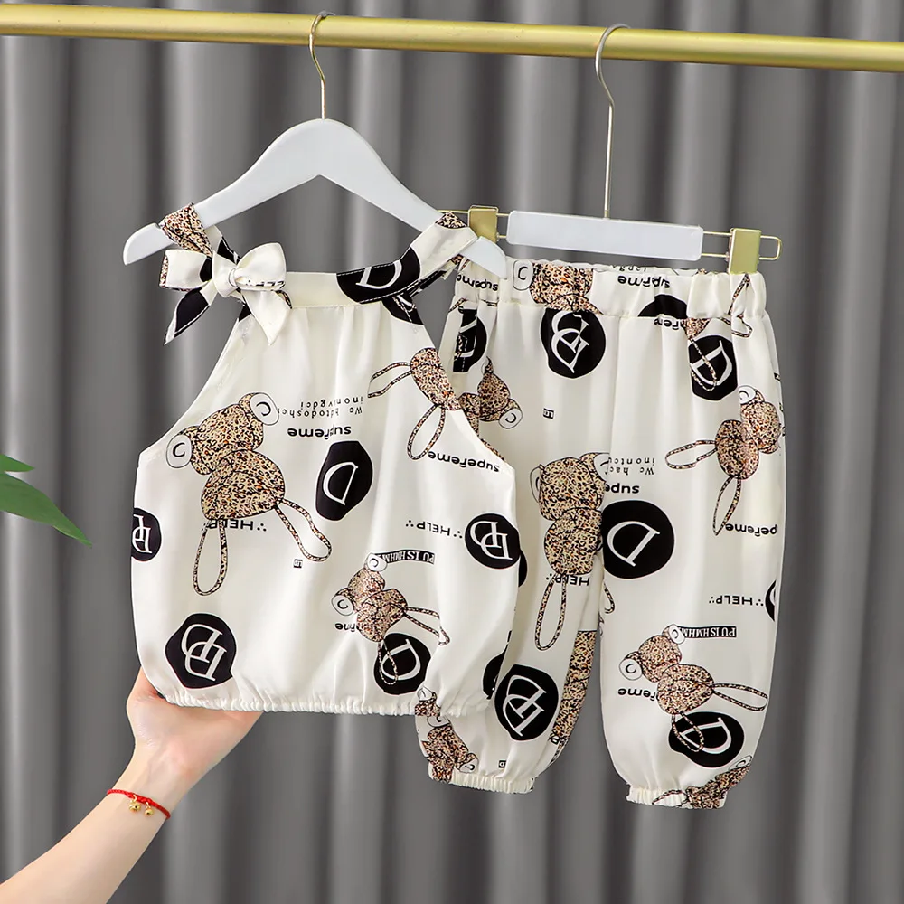 Комплект летней одежды для девочек, хлопковый топ на подтяжках с мультяшным принтом и буквенным принтом + штаны, костюм из двух предметов, детская одежда
Комплект летней одежды для девочек, хлопковый топ на подтяжках с мультяшным принтом и буквенным принтом + штаны, костюм из двух предметов, детская одежда