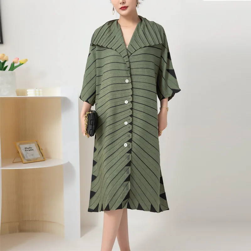 

High-End Miyake Pleated Long Trench Coat 2022 Autumn New Handmade Colored Suit Collar Single-Breasted Loose Cloak Women Coat