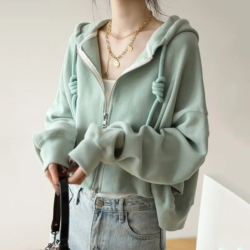 2023 Casual Hoodies Women Autumn and Winter Outdoor Sporty Solid Color Long Sleeve Hoodies Pockets Zipper Sports Coat T630
2023 Casual Hoodies Women Autumn and Winter Outdoor Sporty Solid Color Long Sleeve Hoodies Pockets Zipper Sports Coat T630