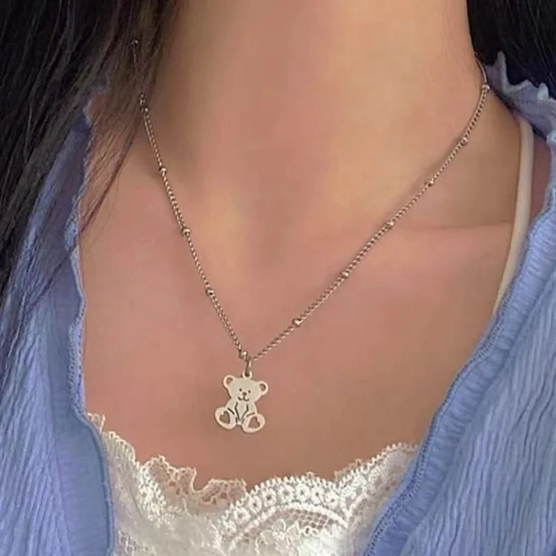 Korean Version Cute Bear Necklace New Style Female High-End ins Influencer Same Simple Clavicle Chain
Korean Version Cute Bear Necklace New Style Female High-End ins Influencer Same Simple Clavicle Chain