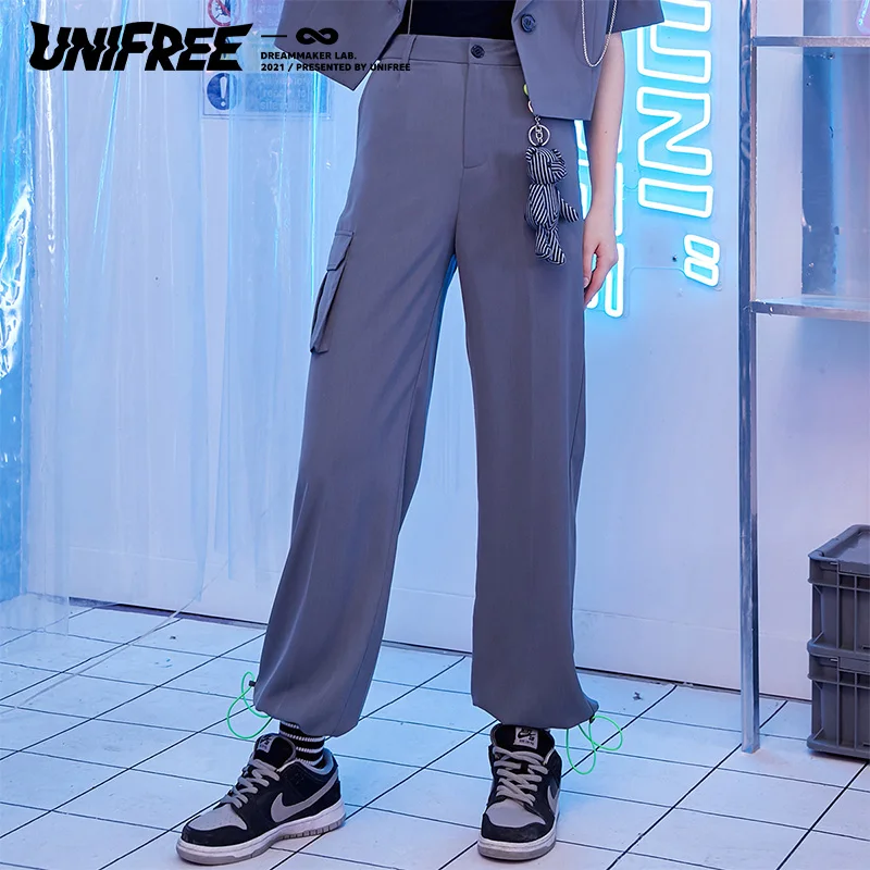 UNIFREE High Street Women Jeans Y2K High Waisted Flap Pocket Wide Leg Cargo Pants Fashion Loose Straight Denim Trousers
UNIFREE High Street Women Jeans Y2K High Waisted Flap Pocket Wide Leg Cargo Pants Fashion Loose Straight Denim Trousers