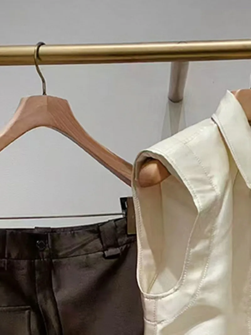 2023 New Women's Simple Elegant Set Ladies Sleeveless Single-Breasted Vest Jacket or Big Pocket Mini Skirt Summer All-Match
2023 New Women's Simple Elegant Set Ladies Sleeveless Single-Breasted Vest Jacket or Big Pocket Mini Skirt Summer All-Match