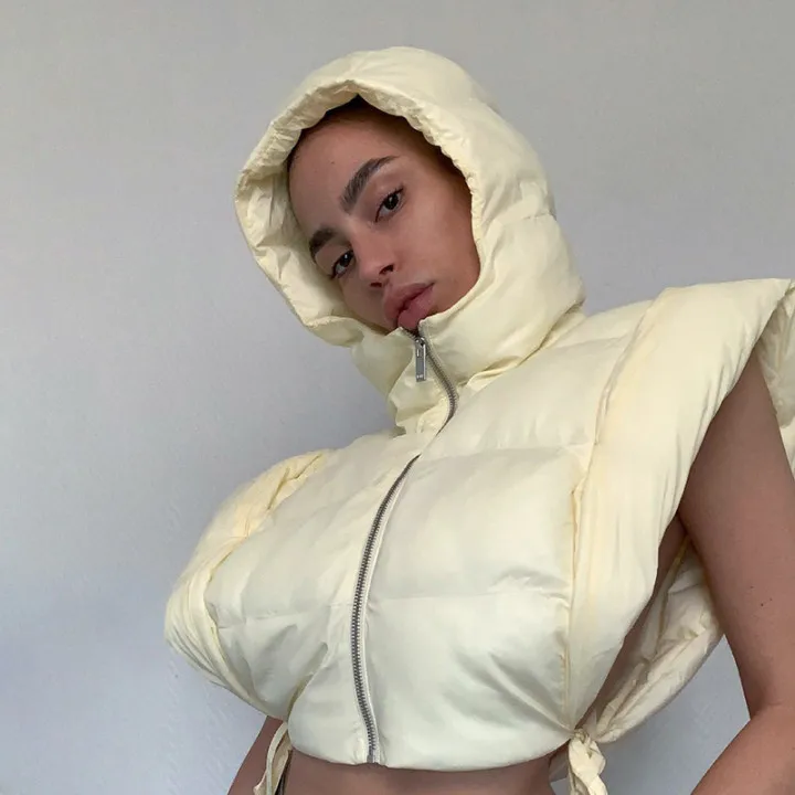 2022 Women's clothing Autumn and Winter hooded side drain sleeveless bandage short bread jacket cotton padded clothes women
2022 Women's clothing Autumn and Winter hooded side drain sleeveless bandage short bread jacket cotton padded clothes women