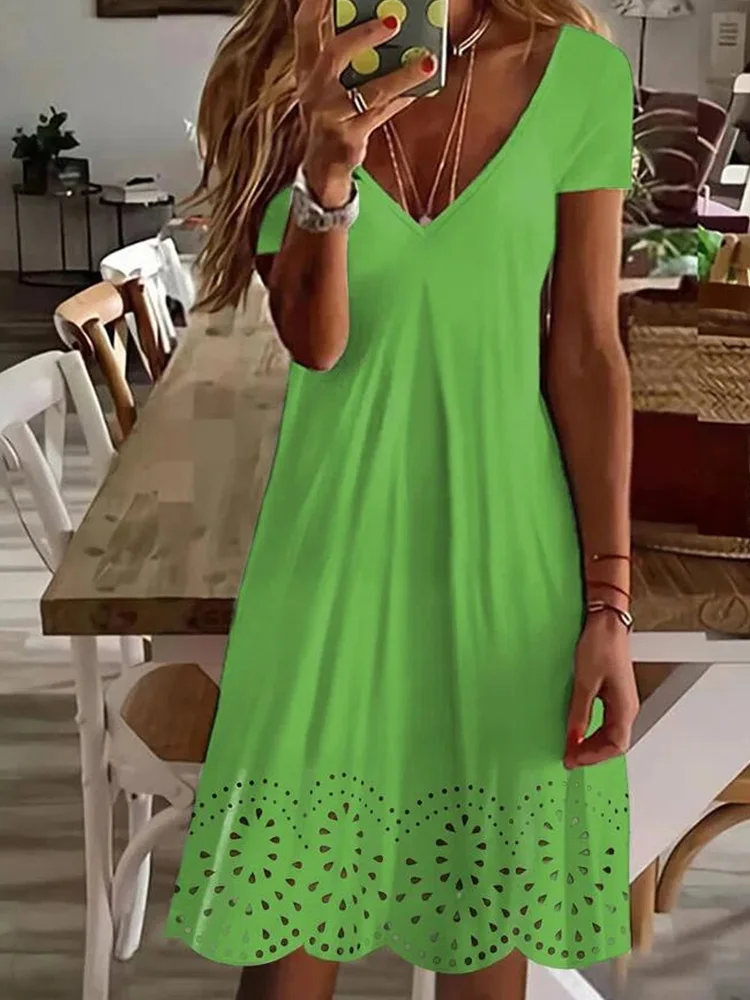 Vintage Harajuku Loose Hollow Out Pattern Dress Summer New Short Sleeve Beach Dress Women's V-Neck Solid Color Casual Mini Dress
Vintage Harajuku Loose Hollow Out Pattern Dress Summer New Short Sleeve Beach Dress Women's V-Neck Solid Color Casual Mini Dress