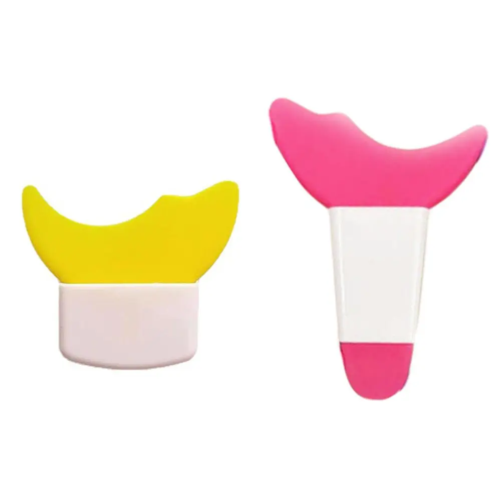 Assistant Beauty Aid Makeup Tool Mascara Baffle Eyebrow Shaper Eyeliner Template
Assistant Beauty Aid Makeup Tool Mascara Baffle Eyebrow Shaper Eyeliner Template