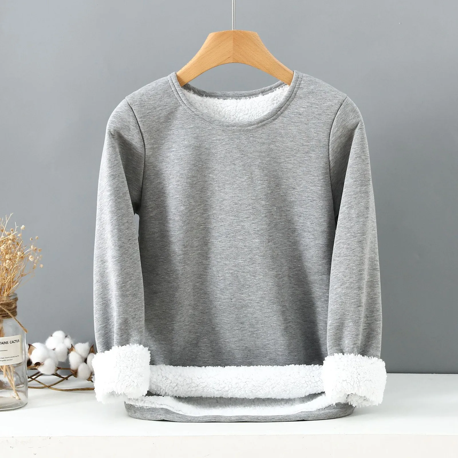 Autumn And Winter Padded Thickened Lambswool Round Neck Bottom Sweatshirt For Women Solid Large Size Fleece Warm Pullover Top
Autumn And Winter Padded Thickened Lambswool Round Neck Bottom Sweatshirt For Women Solid Large Size Fleece Warm Pullover Top