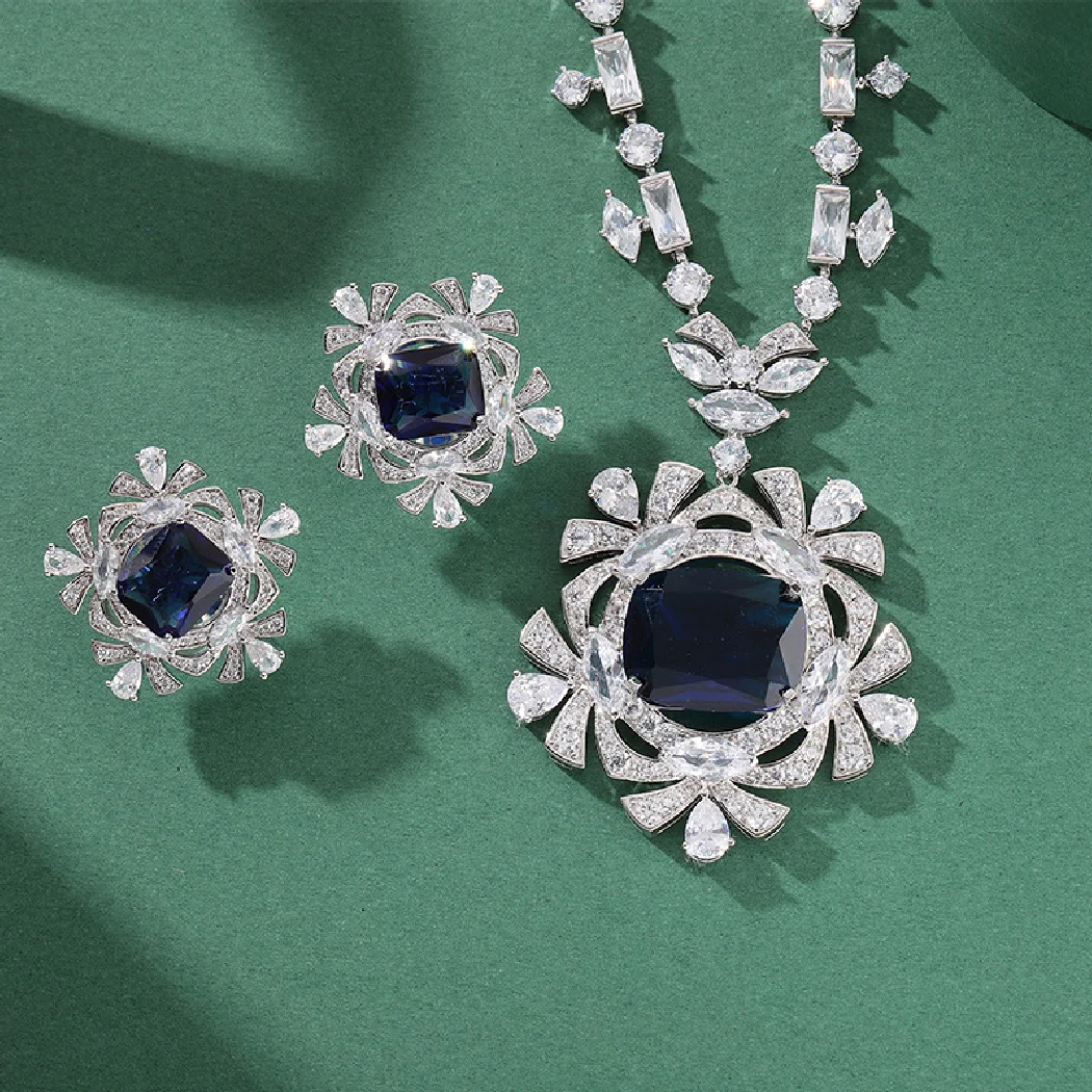 Top Fashion Female emerald Green/blue cubic zircon Stone flower Earrings necklace copper jewelry Sets for women wedding
Top Fashion Female emerald Green/blue cubic zircon Stone flower Earrings necklace copper jewelry Sets for women wedding
