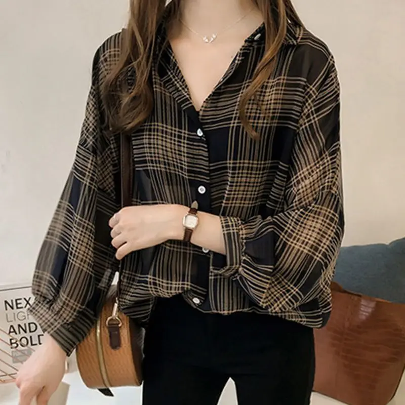 Women Blouses 2023 Fashion Long Sleeve Turn Down Collar Office Shirt Blouse Shirt Casual Tops Single-breasted Plaid Shirts A504
Women Blouses 2023 Fashion Long Sleeve Turn Down Collar Office Shirt Blouse Shirt Casual Tops Single-breasted Plaid Shirts A504