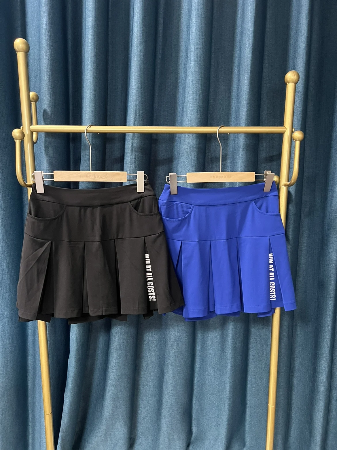 Korean WAAC Golf Summer Skirt GOLF Quick drying, breathable, anti glare stretch skirt versatile
Korean WAAC Golf Summer Skirt GOLF Quick drying, breathable, anti glare stretch skirt versatile