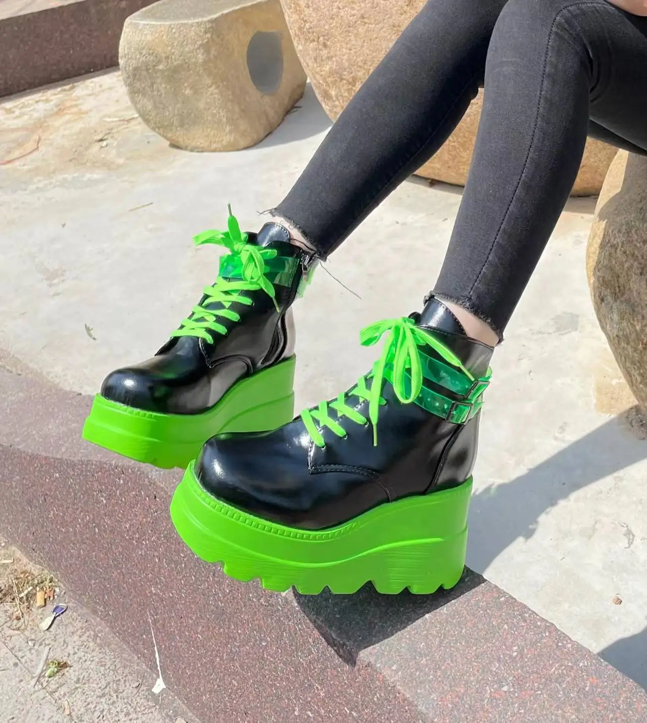 Women Martin Boots 2022 Winter Bright Leather Lace-up Platform Ankle Boots Wedge High Heel Ankle Boots Plus Size Women Shoes
Women Martin Boots 2022 Winter Bright Leather Lace-up Platform Ankle Boots Wedge High Heel Ankle Boots Plus Size Women Shoes