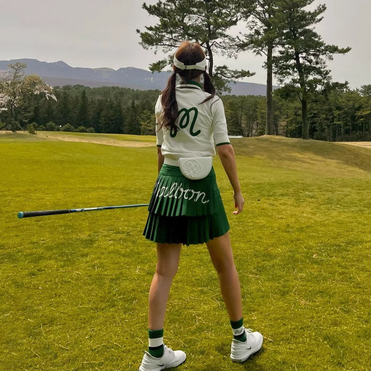 22 New Malbon Golf Women Golf Half High Waist Script Pleated Skirt Latin American Skirt Sexy A-Type Sports Skirt
22 New Malbon Golf Women Golf Half High Waist Script Pleated Skirt Latin American Skirt Sexy A-Type Sports Skirt