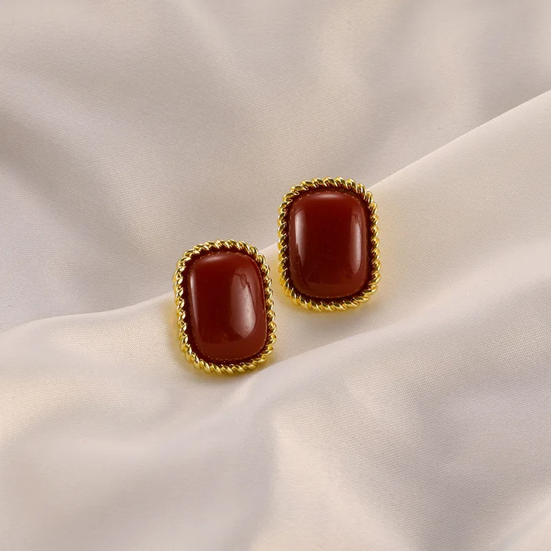 S925 silver needle Korean temperament retro simple resin Earrings French elegant Baroque earrings earrings female
S925 silver needle Korean temperament retro simple resin Earrings French elegant Baroque earrings earrings female