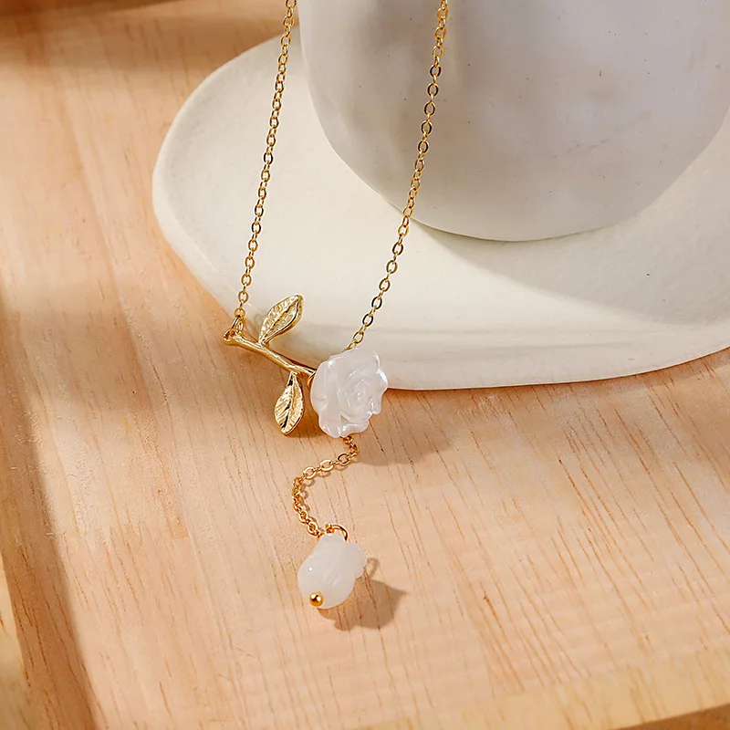 Elegant Fashion Rose Necklace New Water Drop Pendant Sweet Clavicle Chain Necklace for Women Party Jewelry Gift
Elegant Fashion Rose Necklace New Water Drop Pendant Sweet Clavicle Chain Necklace for Women Party Jewelry Gift