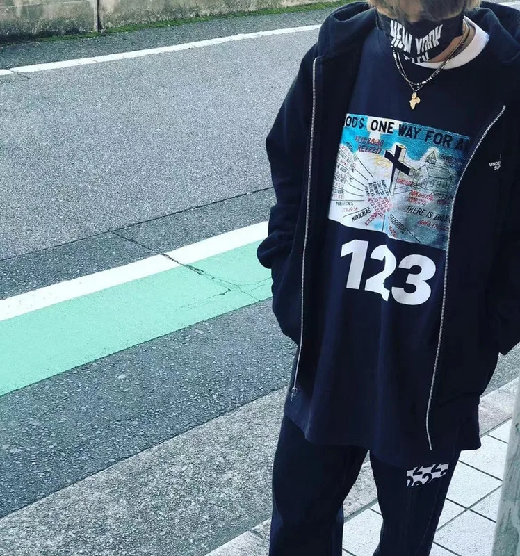 1:1 Version FG x RRR123 Church Print T-shirt Men Women Couple 100% Cotton T Shirt Hip Hop High Street Oversize Tee
1:1 Version FG x RRR123 Church Print T-shirt Men Women Couple 100% Cotton T Shirt Hip Hop High Street Oversize Tee