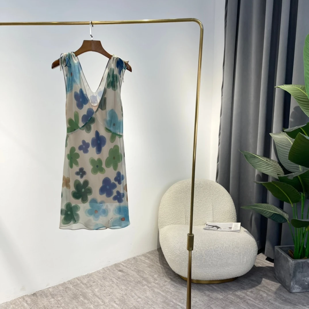 High Quality Summer 2022 New Women Fashion Sweet Blue Green Yellow Flower Printing V-neck Sleeveless Mini Dress
High Quality Summer 2022 New Women Fashion Sweet Blue Green Yellow Flower Printing V-neck Sleeveless Mini Dress