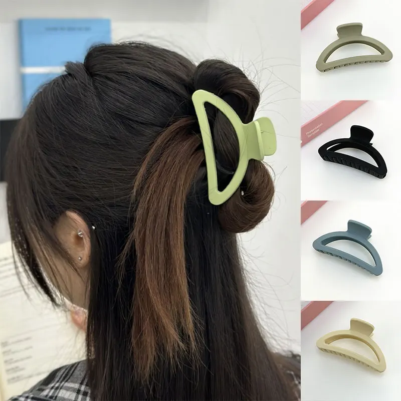 1Pcs Frosted Moon Cambered Hair Claw Simple Hollow Semicircle Hair Grab For Women Solid Color Hairpins Hair Accessories Headwear
1Pcs Frosted Moon Cambered Hair Claw Simple Hollow Semicircle Hair Grab For Women Solid Color Hairpins Hair Accessories Headwear