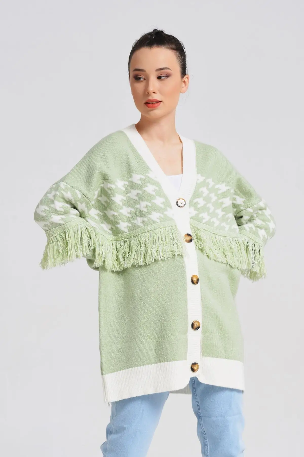 Women's Cardigan Raised Goose Foot And Tasseled-era Casual Knitted Quality Fashion Cardigan Sweaters Loose Sweater Jumper
Women's Cardigan Raised Goose Foot And Tasseled-era Casual Knitted Quality Fashion Cardigan Sweaters Loose Sweater Jumper
