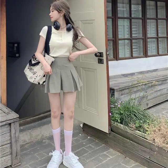 2023 Two-piece Suit Simple and Comfortable Slim Tops Peplum Pleated Half-body Skirt Set Y2K Korean Fashion
2023 Two-piece Suit Simple and Comfortable Slim Tops Peplum Pleated Half-body Skirt Set Y2K Korean Fashion