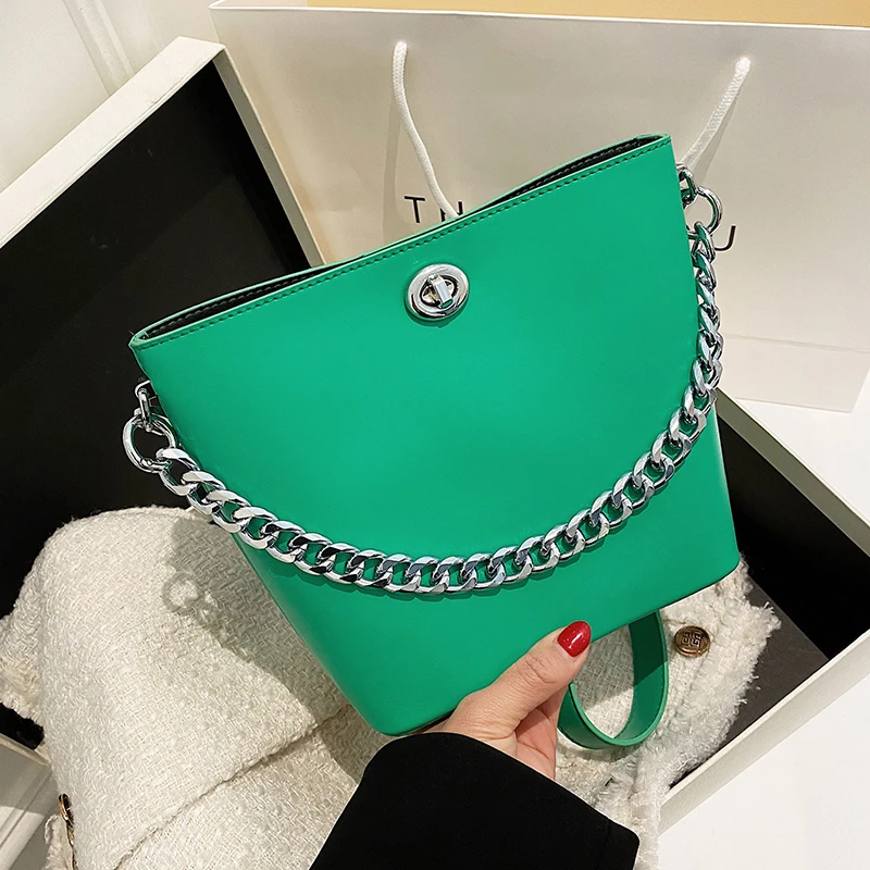 Solid color Chain Tote Bucket bag 2022 New High-quality PU Leather Women's Designer Handbag Luxury brand Shoulder Messenger Bag
Solid color Chain Tote Bucket bag 2022 New High-quality PU Leather Women's Designer Handbag Luxury brand Shoulder Messenger Bag