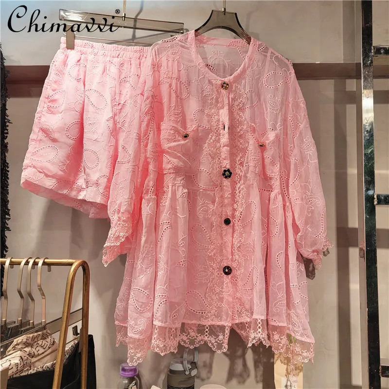 2022 Summer New Lace Stitching Hollow Single-Breasted Women Shirts Slightly Transparent Sun Protection Elegant Shorts Sweet 3pcs
2022 Summer New Lace Stitching Hollow Single-Breasted Women Shirts Slightly Transparent Sun Protection Elegant Shorts Sweet 3pcs