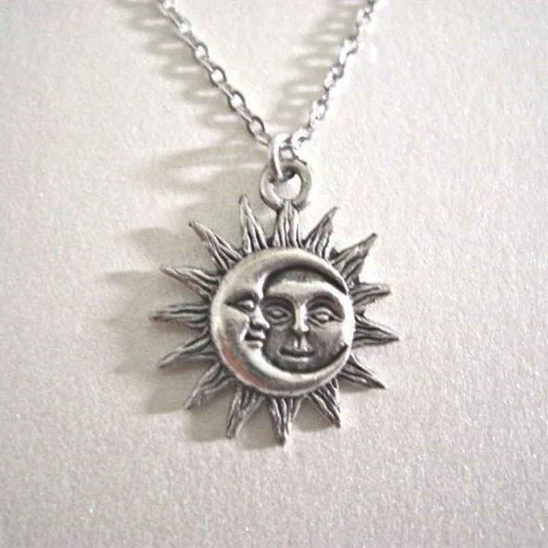 Charm of The Sun and Moon Pendant for Women Neckchain Jewelry Gift Fashion Personality Face Sun Simple Clavicle Chain
Charm of The Sun and Moon Pendant for Women Neckchain Jewelry Gift Fashion Personality Face Sun Simple Clavicle Chain