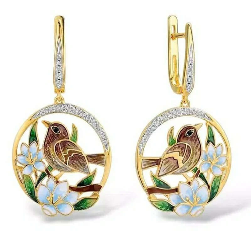 Unique Golden Lovely Bird Flower Leaves Inlaid Crystal Zircon Rhinestone Female Clip Earrings for Women Party Jewelry
Unique Golden Lovely Bird Flower Leaves Inlaid Crystal Zircon Rhinestone Female Clip Earrings for Women Party Jewelry