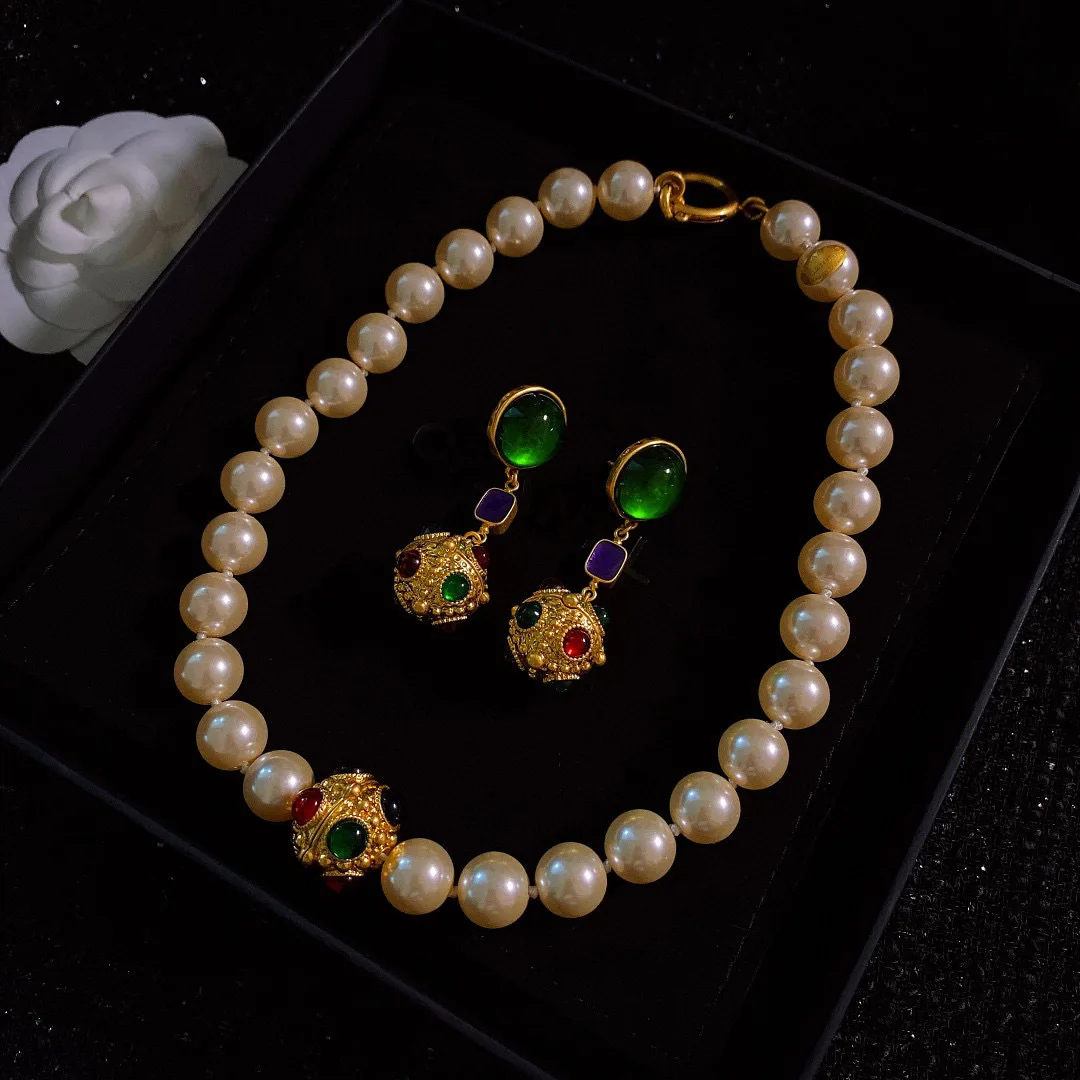 European and American Vintage Brass Pearl Ball Ball Pendant Earrings Necklace Earrings for Women
European and American Vintage Brass Pearl Ball Ball Pendant Earrings Necklace Earrings for Women