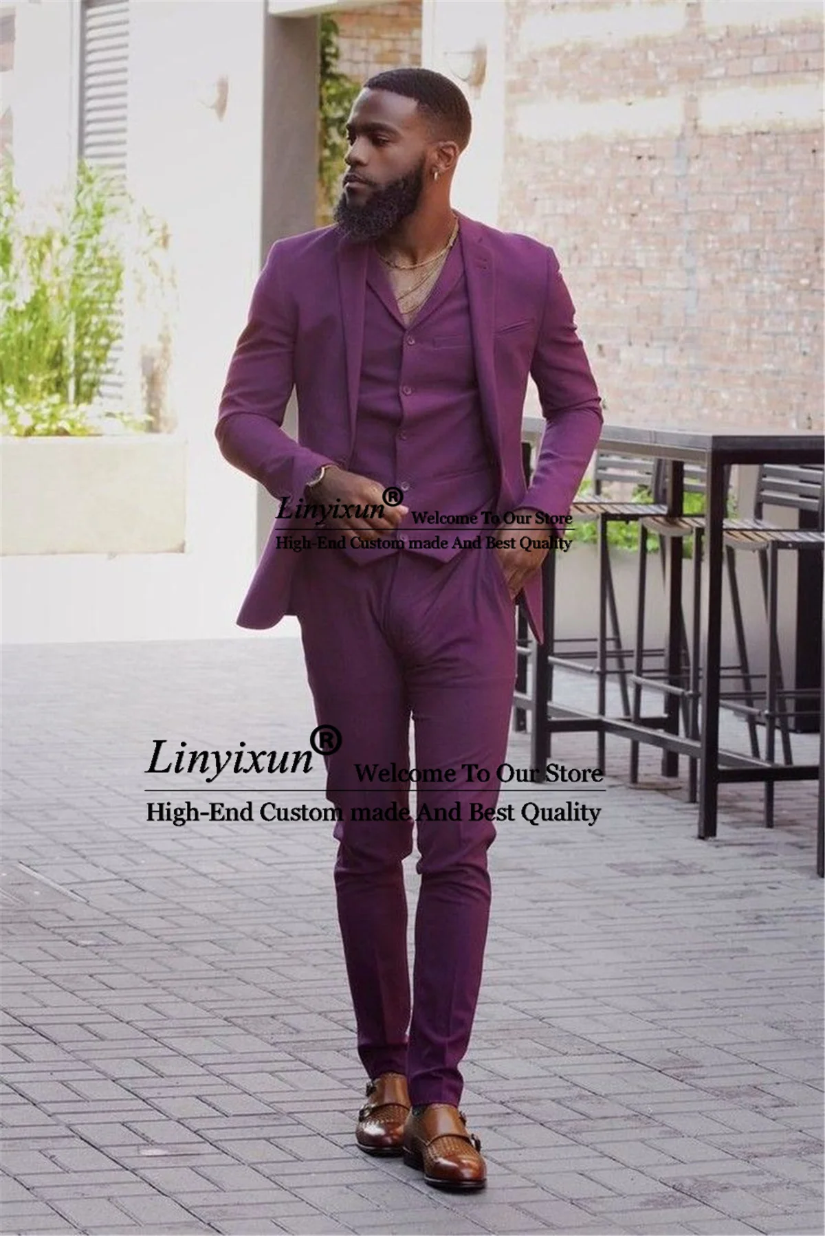 Костюм мужской облегающий из блейзера и брюк, 3 предмета 
Костюм мужской облегающий из блейзера и брюк, 3 предмета