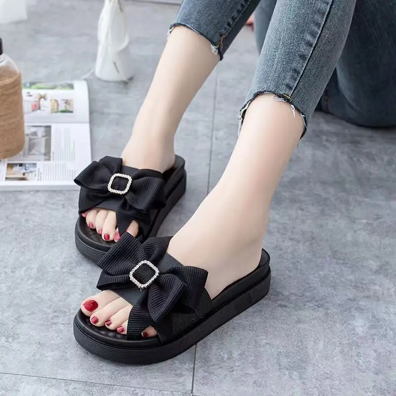 Fashion slippers women summer Korean version of the new thick-soled word drag wear flat-bottomed high sandals shoes
Fashion slippers women summer Korean version of the new thick-soled word drag wear flat-bottomed high sandals shoes