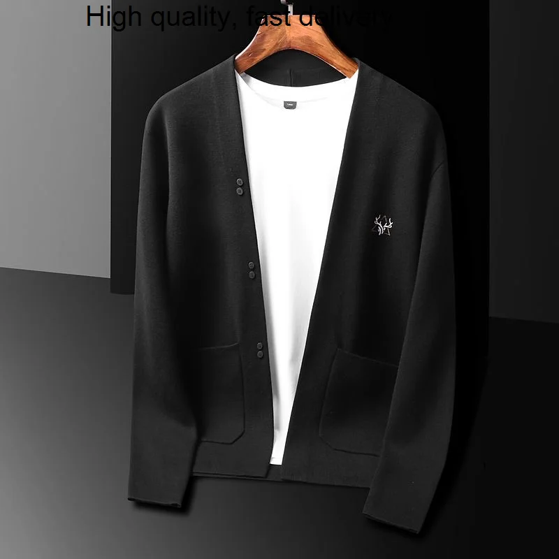 end designer High deer head embroidery men's knitted cardigan spring and autumn new casual handsome fashionable sweater coat
end designer High deer head embroidery men's knitted cardigan spring and autumn new casual handsome fashionable sweater coat