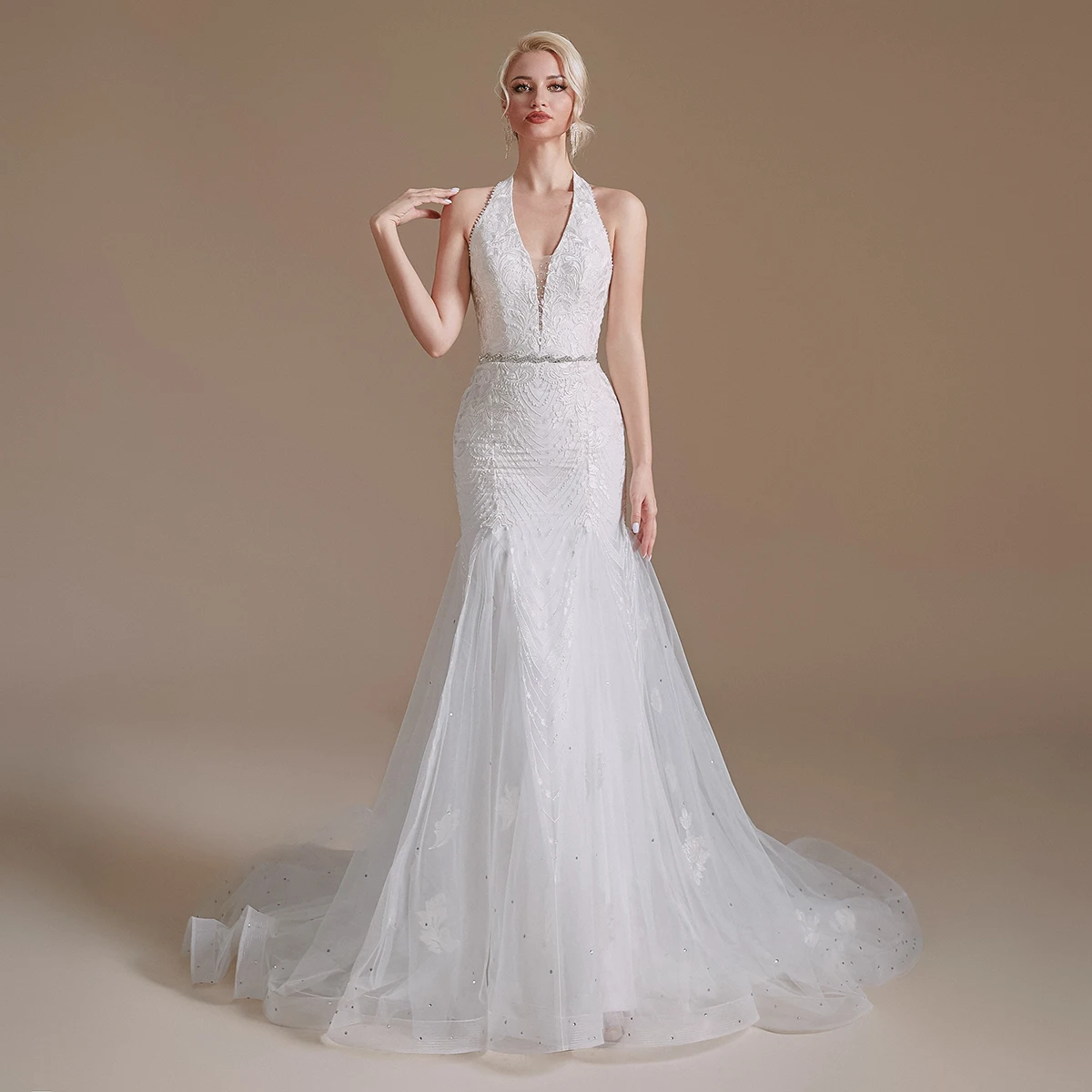 2022 White formal wedding dress, summer tulle lace pattern backless beaded fishtail off-shoulder elegant bridal wedding dress
2022 White formal wedding dress, summer tulle lace pattern backless beaded fishtail off-shoulder elegant bridal wedding dress