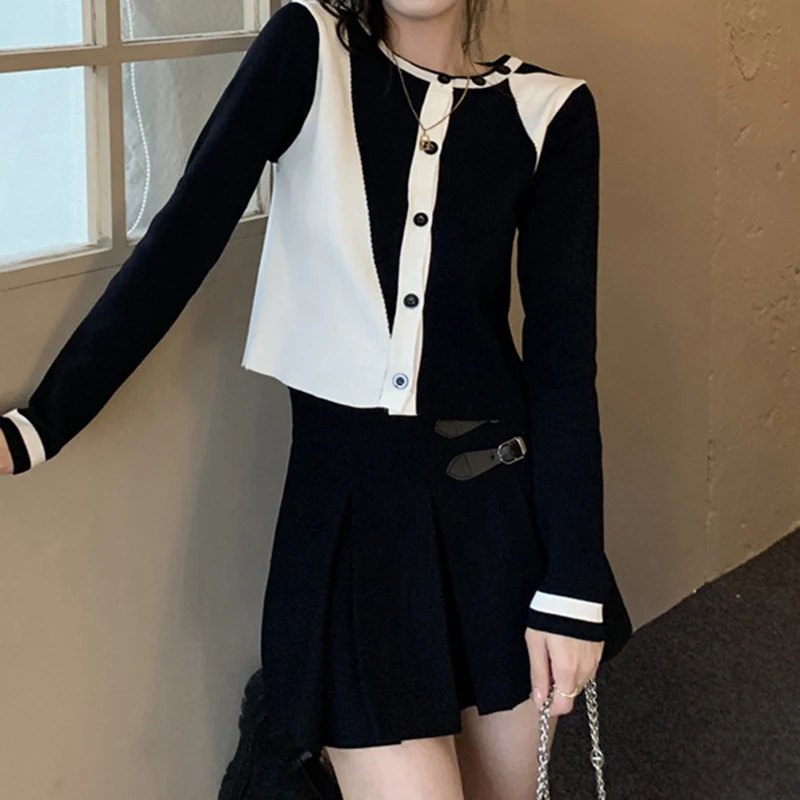 Graceful Contrast Color Knit cardigan Women 2023 New Idle Sle Sweater Outerwear Long sleeve Short Top Fashion
Graceful Contrast Color Knit cardigan Women 2023 New Idle Sle Sweater Outerwear Long sleeve Short Top Fashion