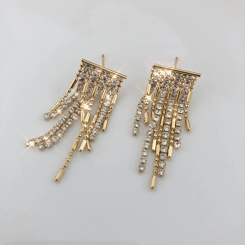 Exaggerated New Super Flash Tassel Earrings For Women S925 Silver Needle Metal Diamond Inlaid Chain Flexible Earrings For Women
Exaggerated New Super Flash Tassel Earrings For Women S925 Silver Needle Metal Diamond Inlaid Chain Flexible Earrings For Women