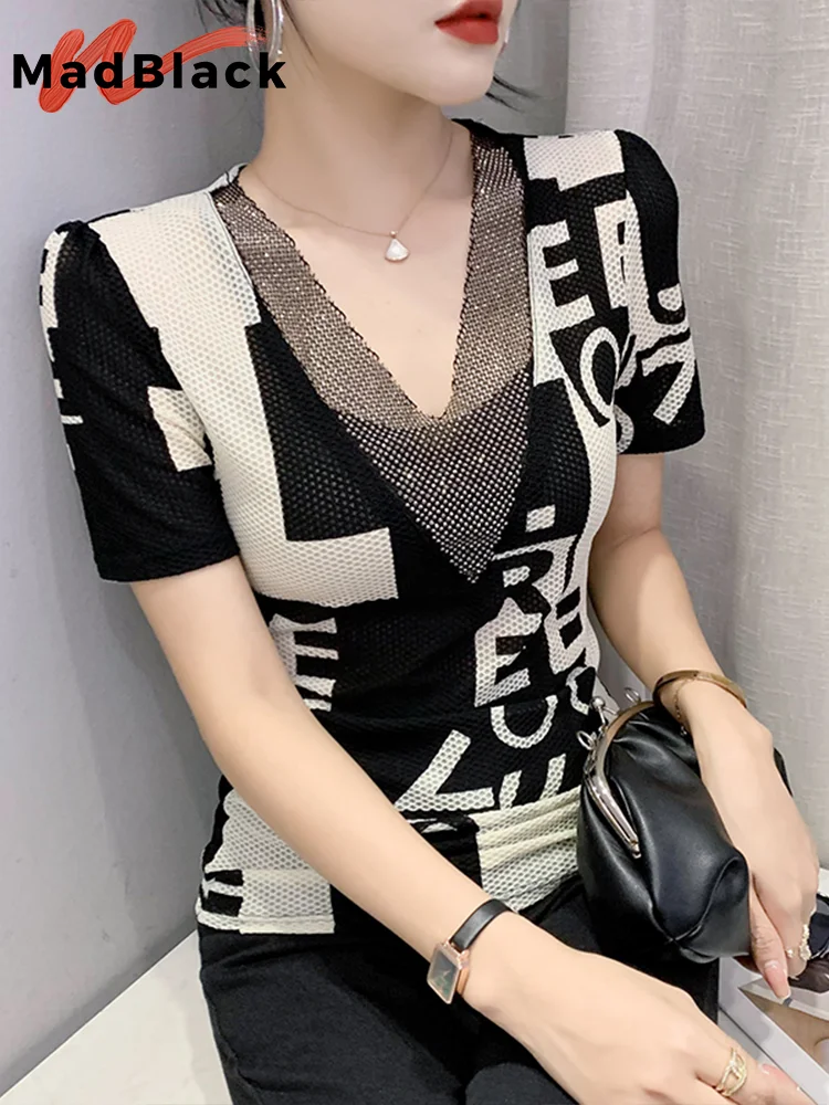 MadBlack Summer T-Shirt Sexy V-Neck Print Letter Patchwork Shiny Diamonds Women Tops Short Sleeve Hand Make Tees T31621Z
MadBlack Summer T-Shirt Sexy V-Neck Print Letter Patchwork Shiny Diamonds Women Tops Short Sleeve Hand Make Tees T31621Z
