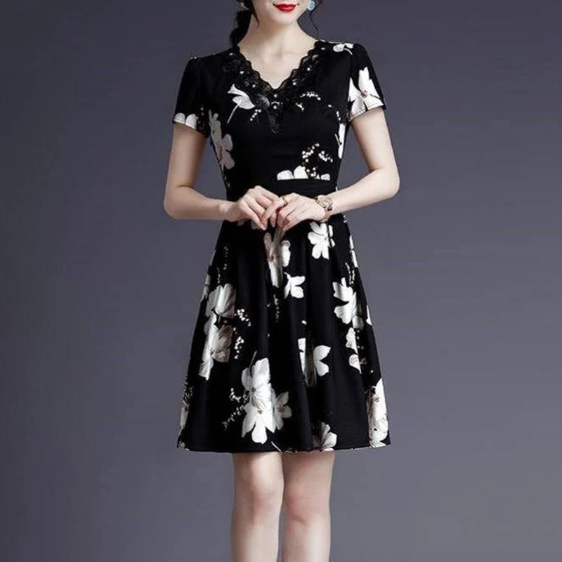 Elegant V Neck Lace Patchwork Floral Printed Bow Bandage High Waist Dresses for Women Summer Casual Short Sleeve Slimmini Dress
Elegant V Neck Lace Patchwork Floral Printed Bow Bandage High Waist Dresses for Women Summer Casual Short Sleeve Slimmini Dress