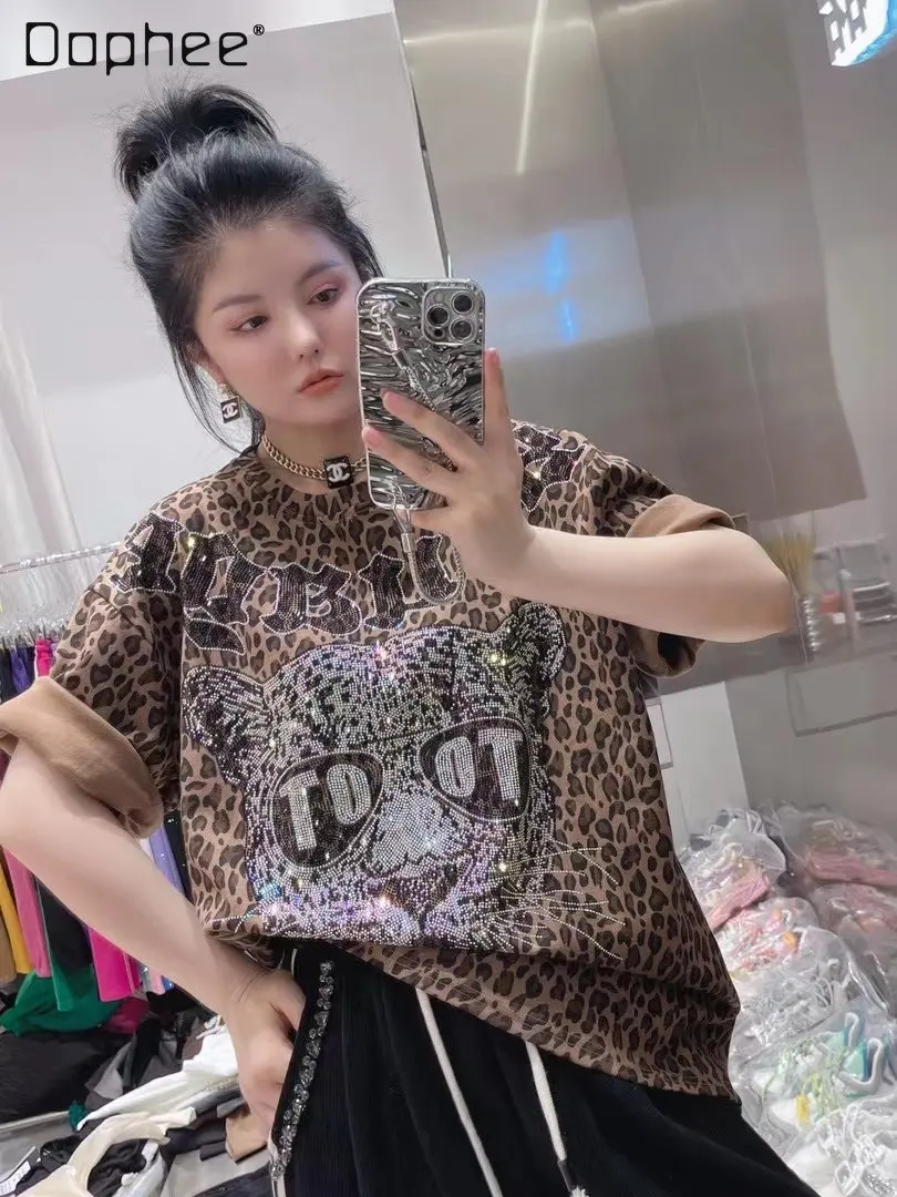 Autumn Winter Women's Heavy Embroidery Hot Drilling Leopard Pattern Leopard Print Brushed Short Sleeve Mid-Length T-shirt Top
Autumn Winter Women's Heavy Embroidery Hot Drilling Leopard Pattern Leopard Print Brushed Short Sleeve Mid-Length T-shirt Top